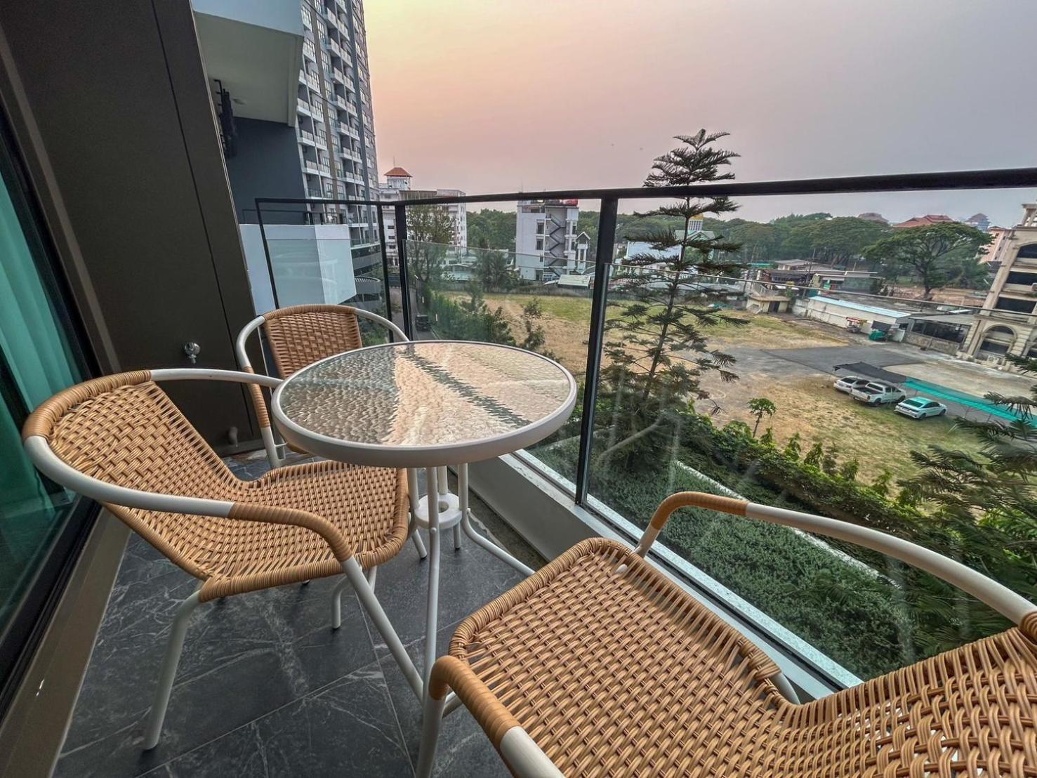 Luxury Condo Astra Sky River Condo Чиангмай Экстерьер фото