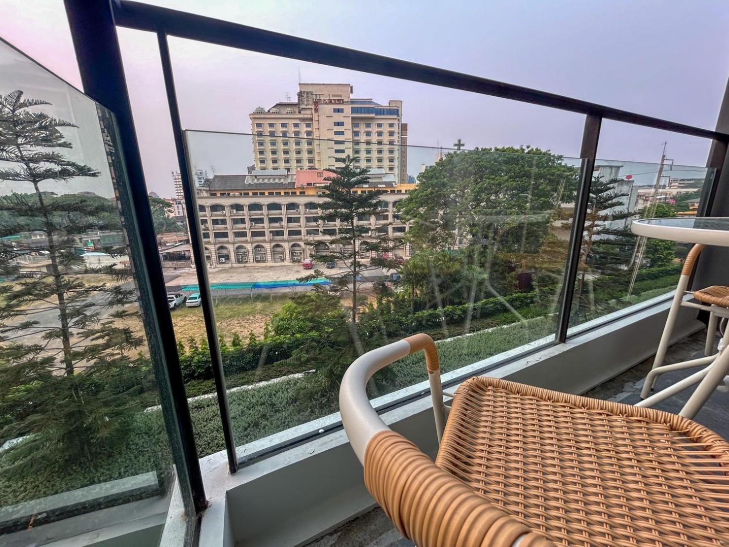 Luxury Condo Astra Sky River Condo Чиангмай Экстерьер фото